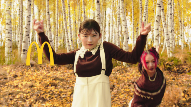 写真）HANA CHIKA＆伊藤沙莉がアドリブダンスで息ぴったり