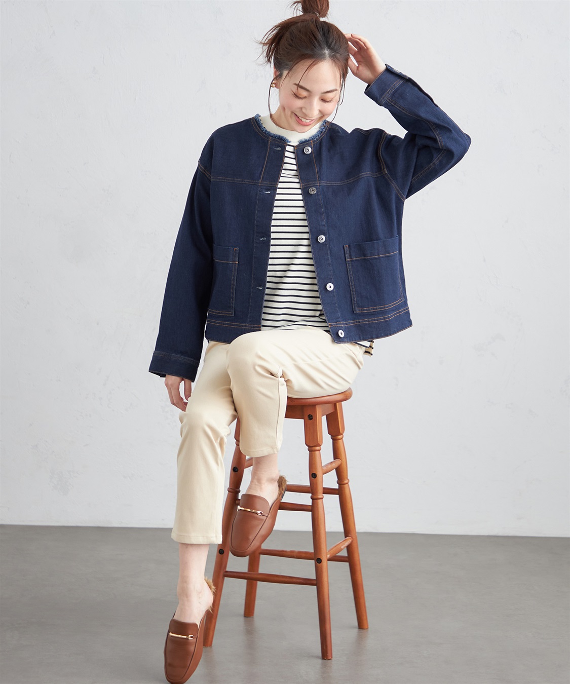 ノーカラーデニムジャケット Petit Honfleur｜クロスプラス公式通販サイト