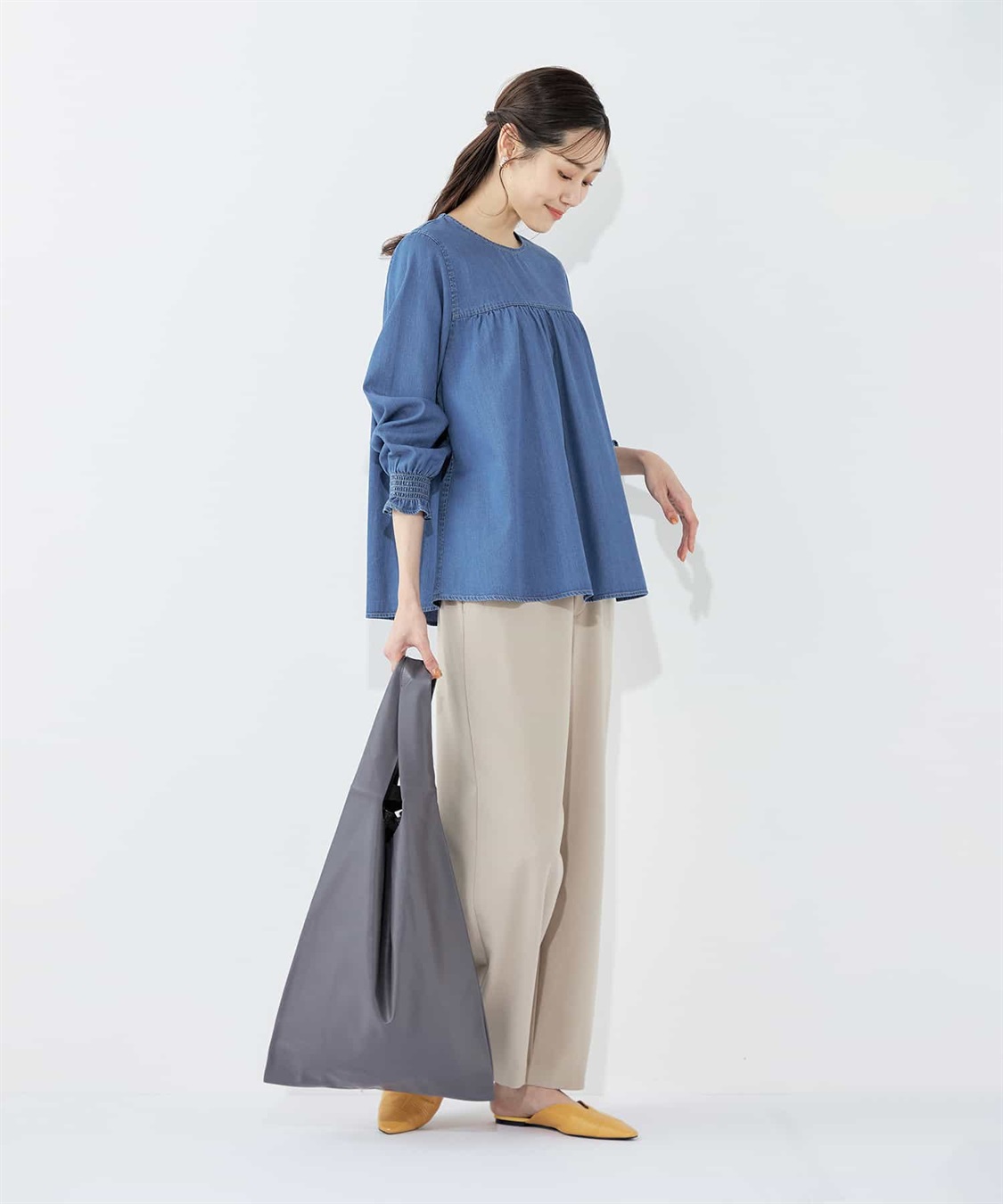 ティアードデニムブラウス Petit Honfleur｜クロスプラス公式通販サイト