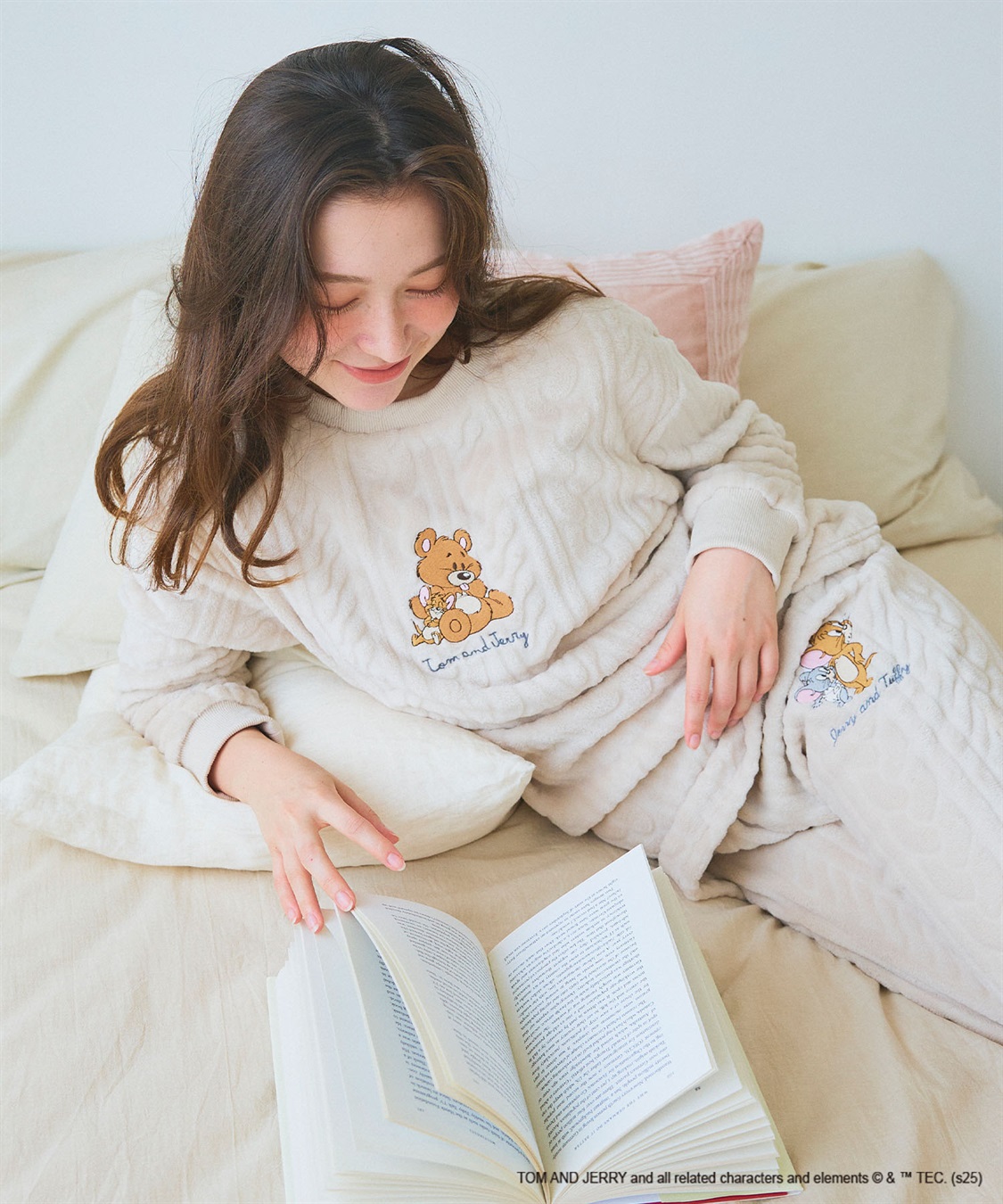 TOM and JERRY/トムとジェリー】トムジェリ刺繍ケーブルフリースロング