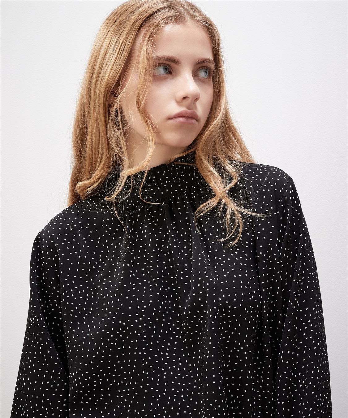 ネックフリルブラウス LE SOUK HOLIDAY｜クロスプラス公式通販サイト