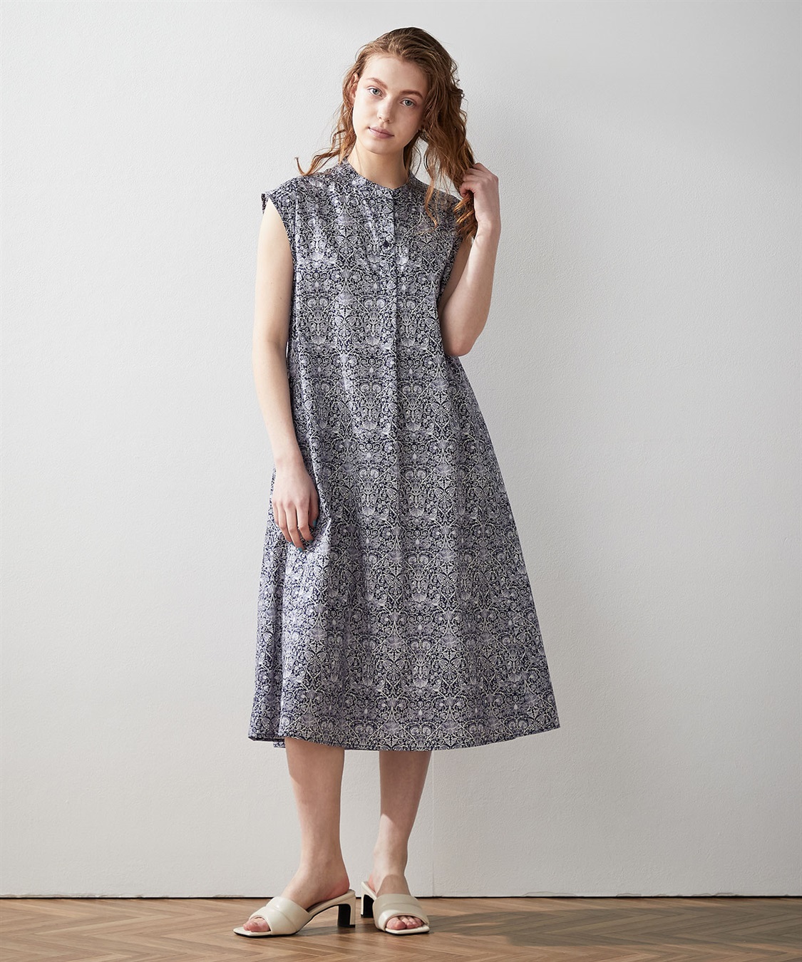 リバティープリントバンドカラーワンピース LE SOUK HOLIDAY｜クロス