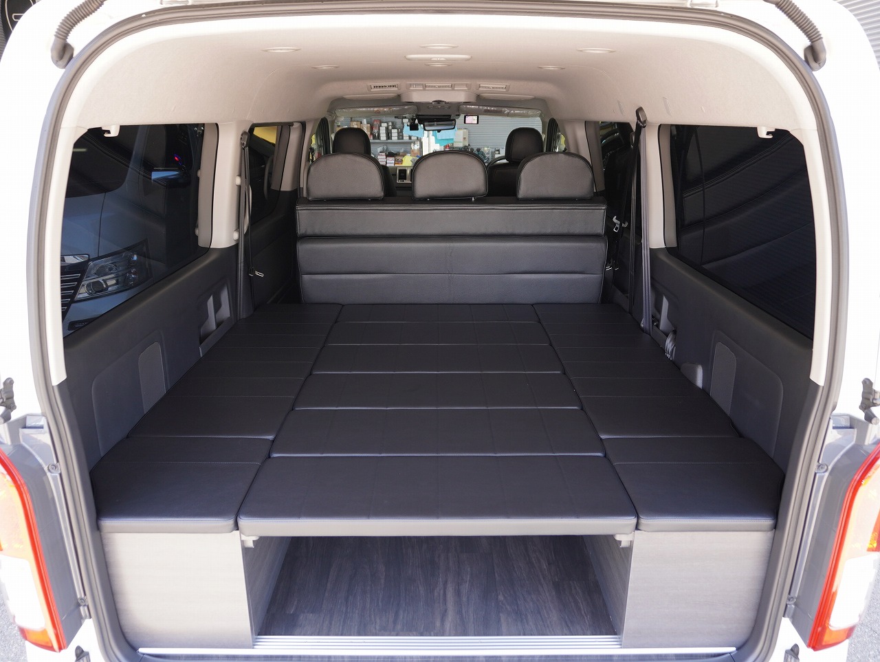 3816 【8人乗り8ナンバー 内装架装車】ベッドキットⅢ ハイエース