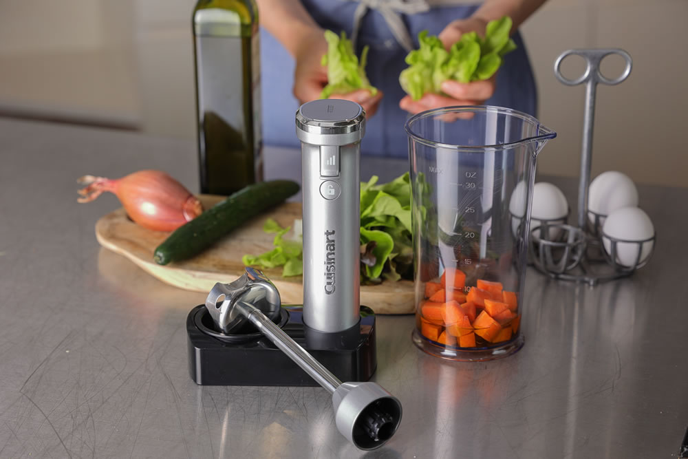 コードレス充電式ハンドブレンダー「RHB-1020J」コードレスだと毎日の