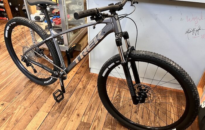 トレック マウンテンバイク 『 マーリン7 』！！ ＆ 超軽量サドル