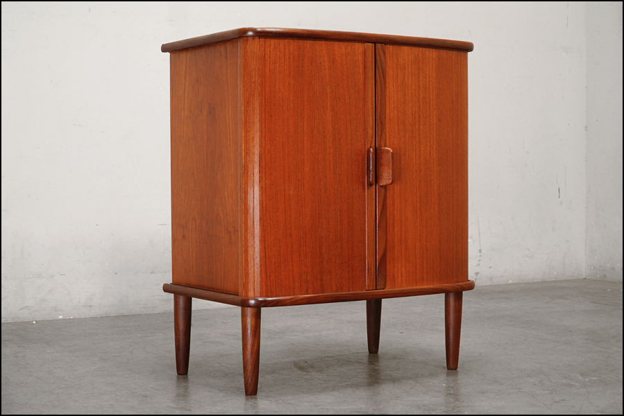 北欧ヴィンテージ家具 1960'sデンマーク製 蛇腹スモールキャビネット