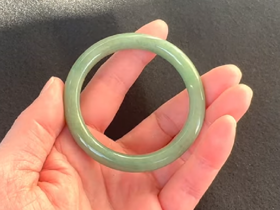 くりぬき翡翠バングル504_51mm 【A翡翠.com】