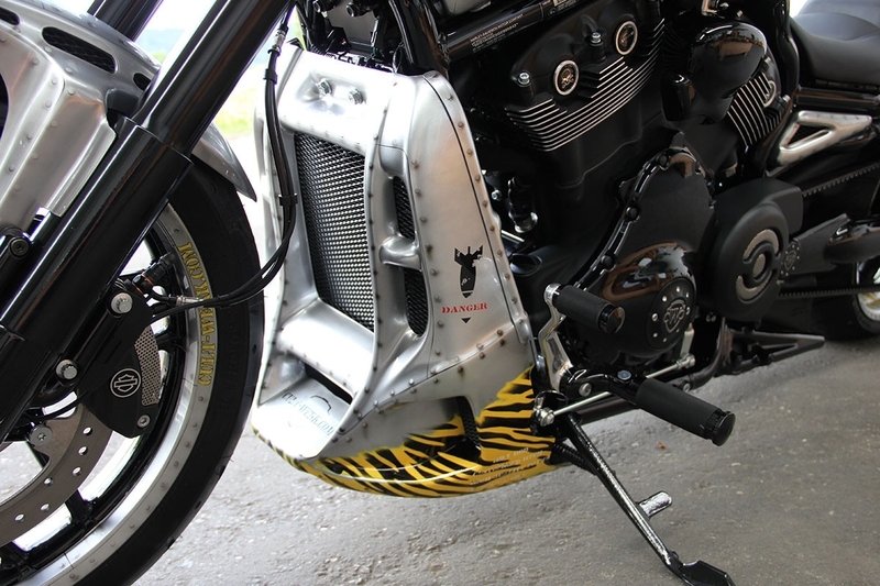 RACING ラジエーターカバー - CULT-WERK | アンバーピース