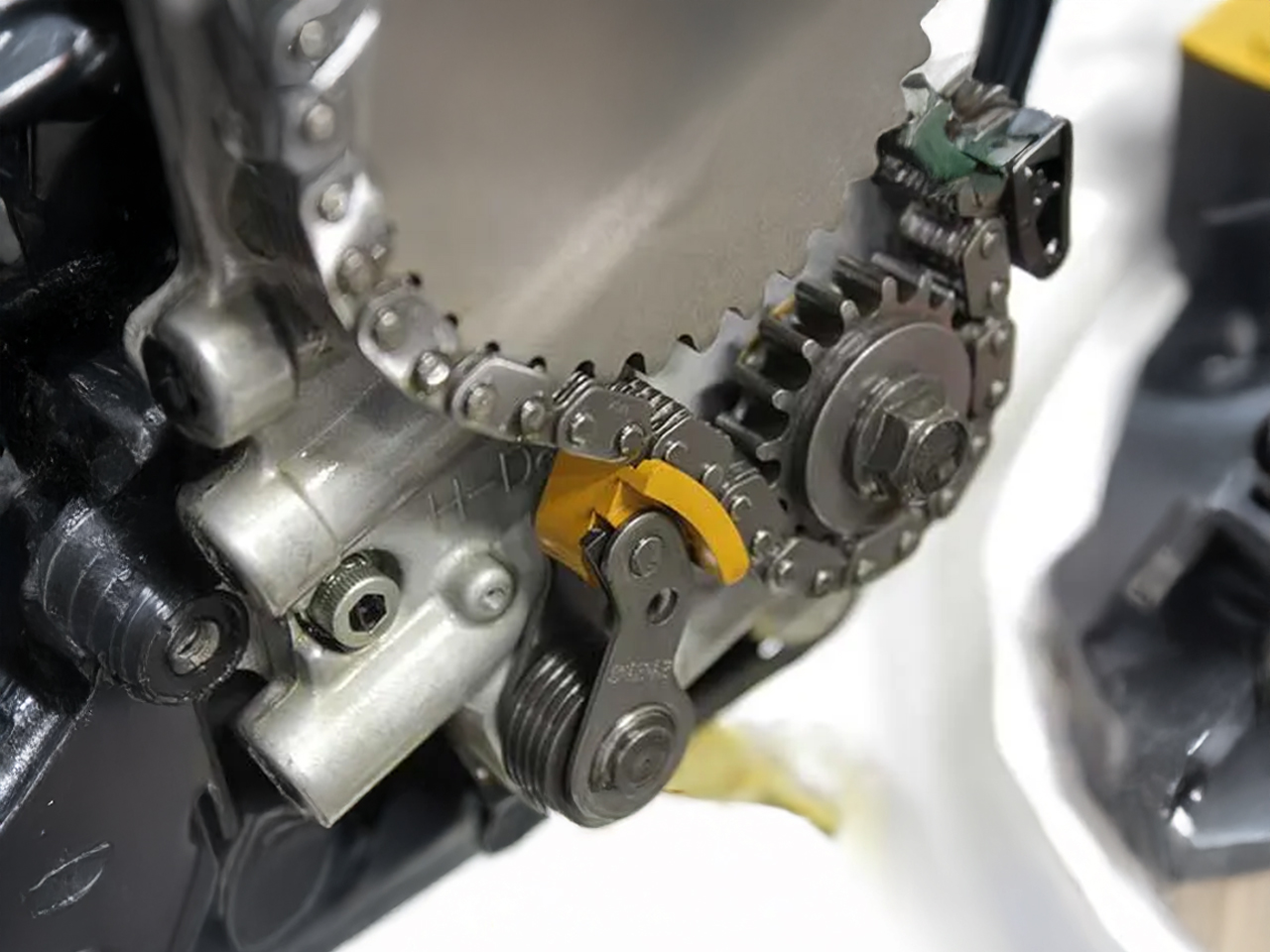 ハーレー カムチェーンテンショナーの交換【'03年FLSTC】