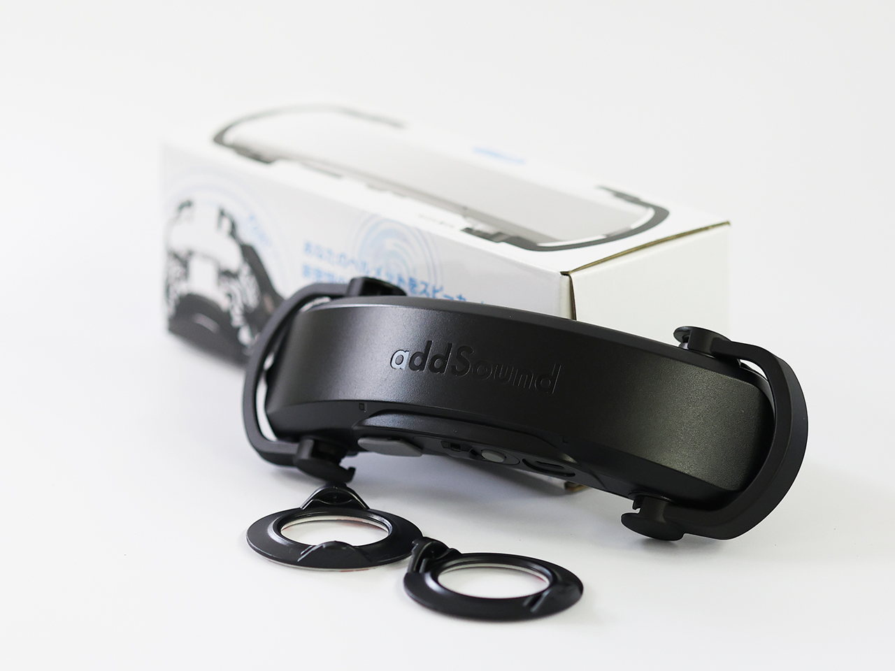 直感的でおもしろ操作！ヘルメットを“ポン”で再生・通話