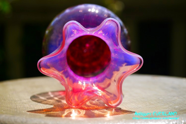 ヴィクトリアン オパレッセント クランベリーガラス ヴァーズ 花器 花瓶