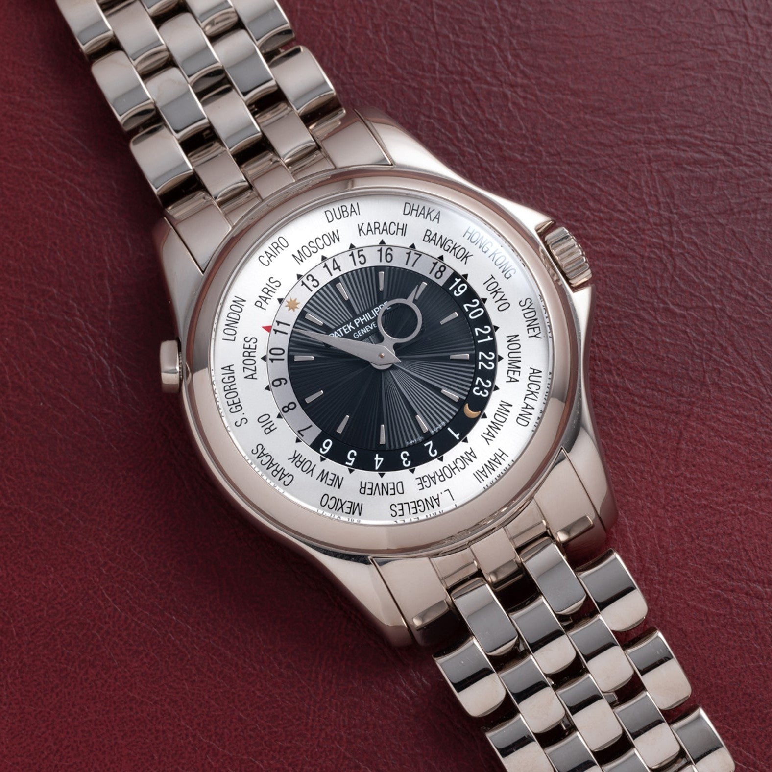 Patek Philippe World Time – Analog:Shift