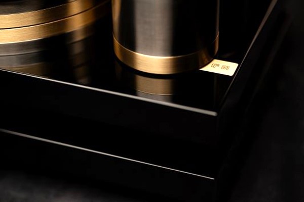 AXPONA Preview: J.Sikora Standard Max 15th Anniversary Turntable