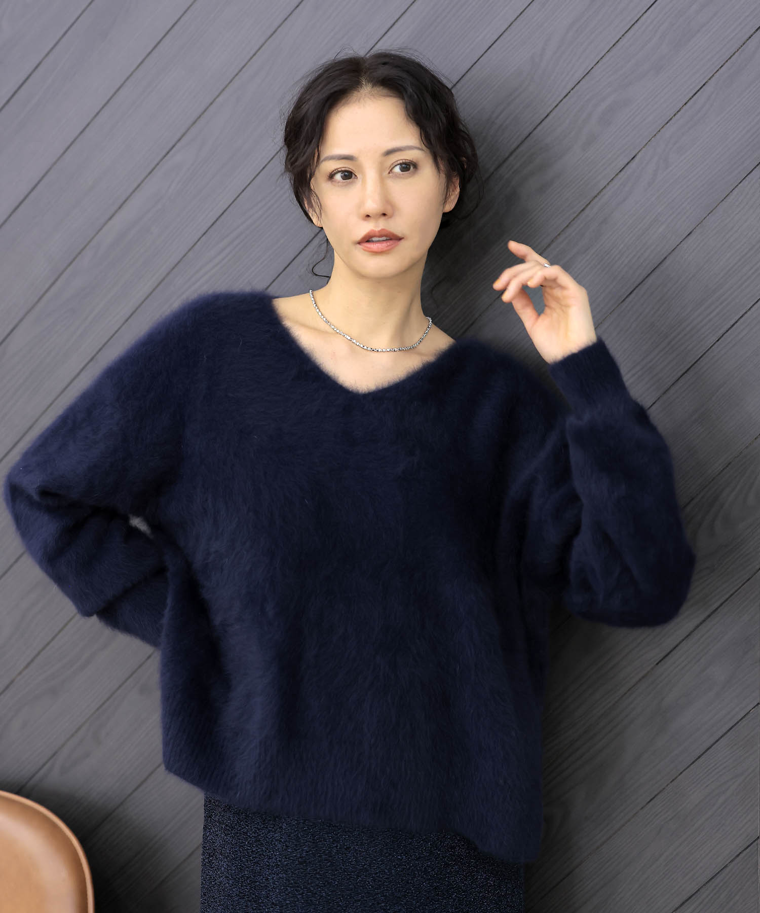 フォックスカシミヤ Vネックプルオーバー | AND ON JIONE STORE