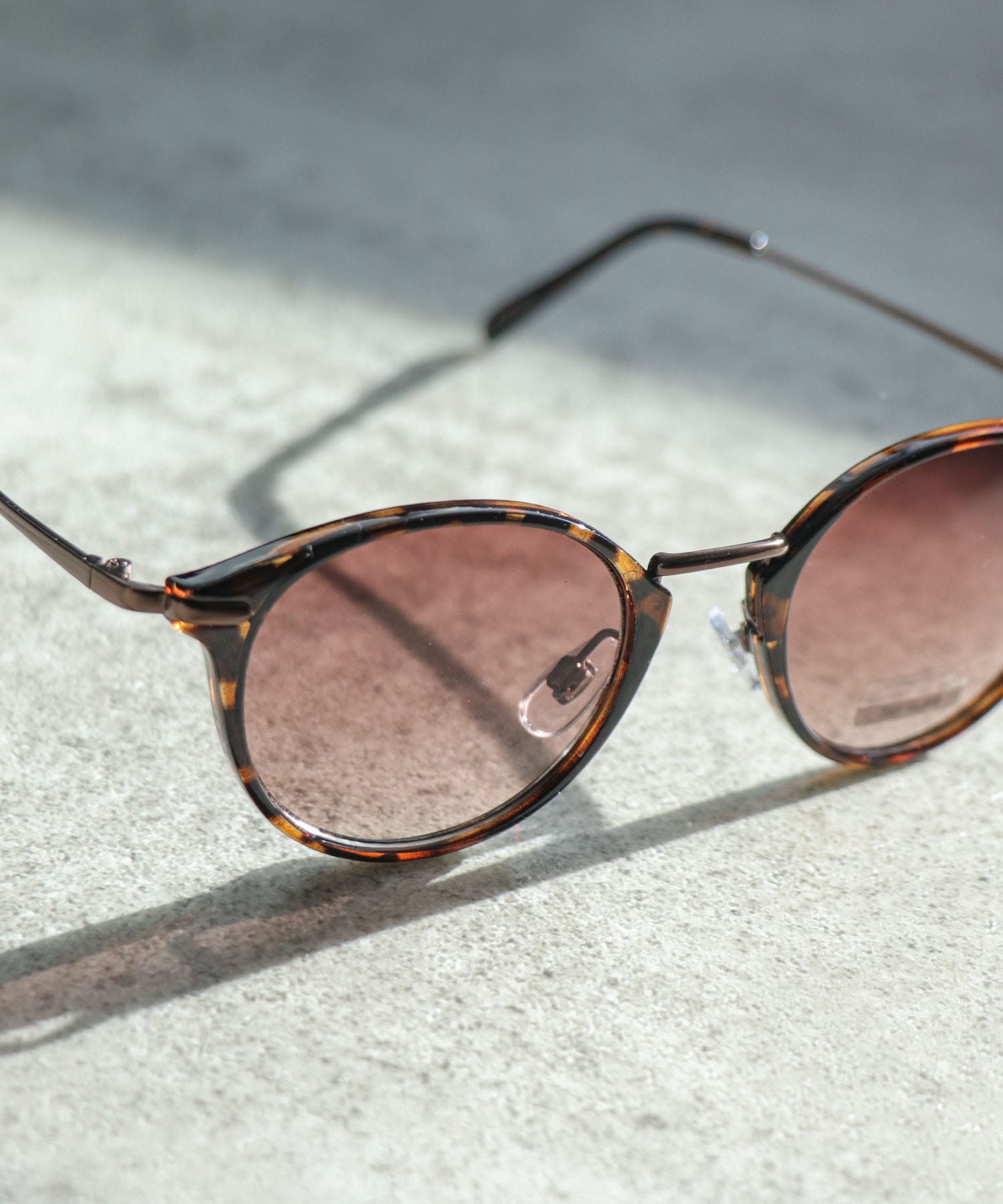ブラウン金具サングラス《紫外線透過率1%未満》 | AND ON JIONE STORE