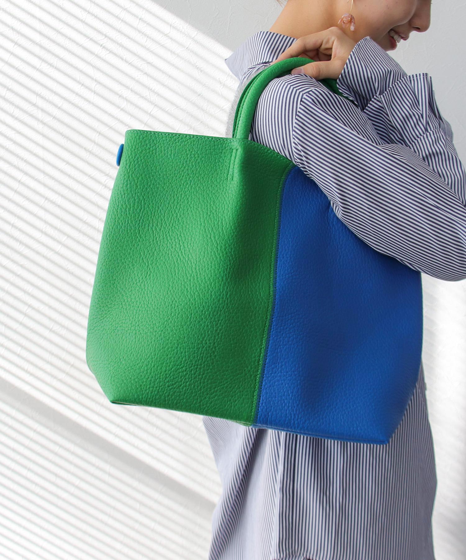 バイカラーフェイクレザートートBAG | AND ON JIONE STORE（アンドオン