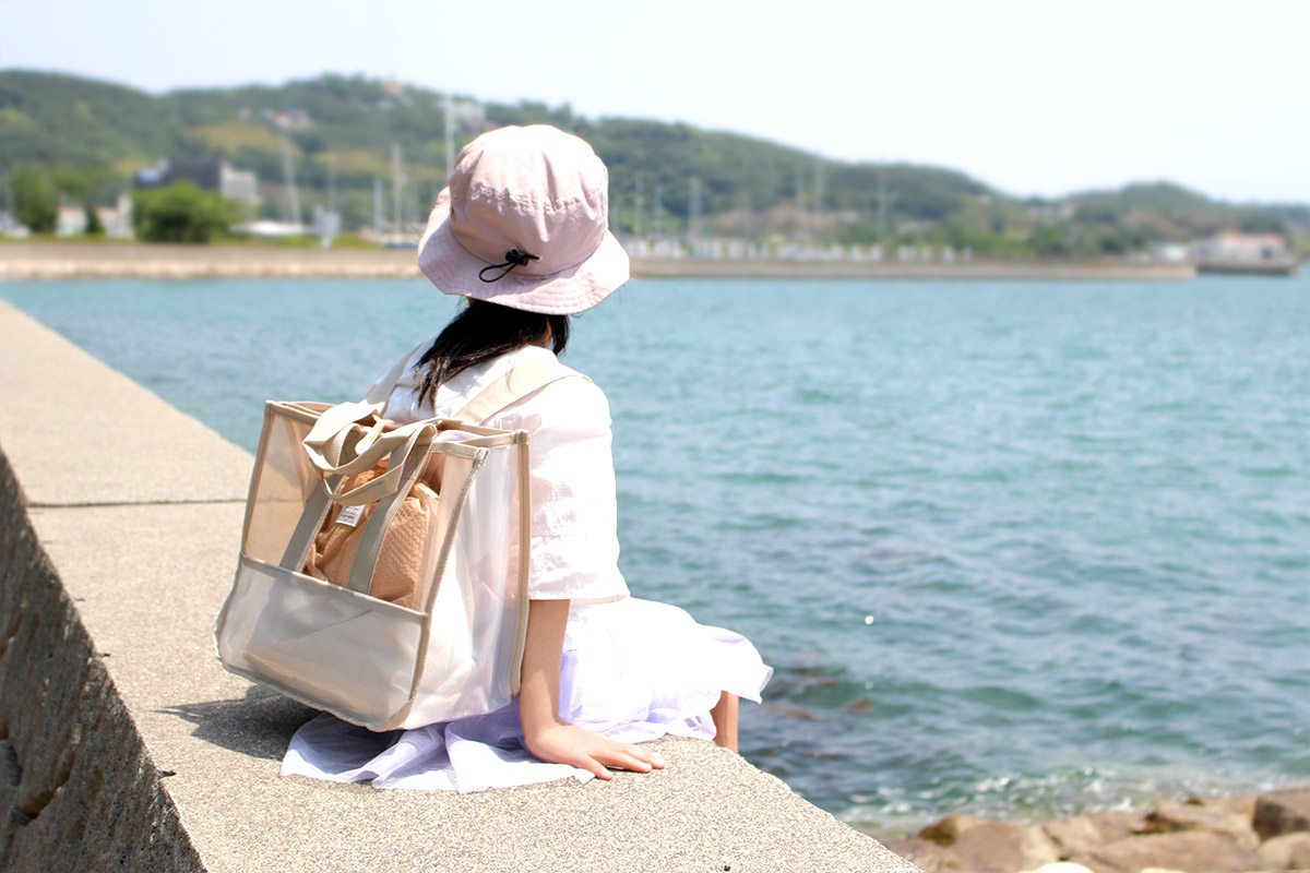 海にプールにスイミング。今夏は「リュックになるプールバッグ」で身軽