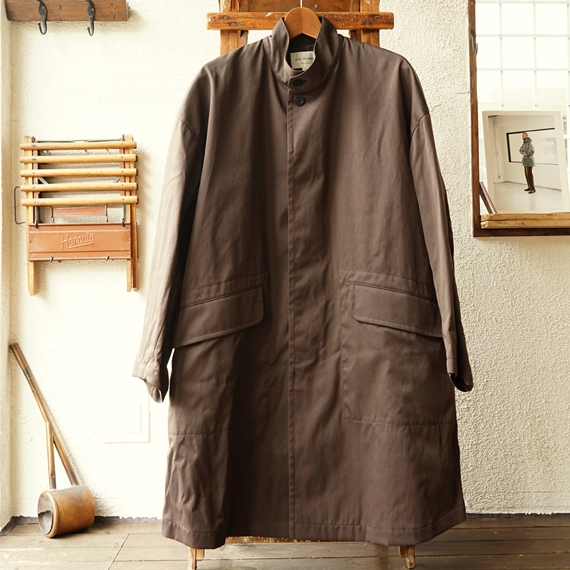 STILL BY HAND 綿のような特殊ナイロンのスタンドカラーコート