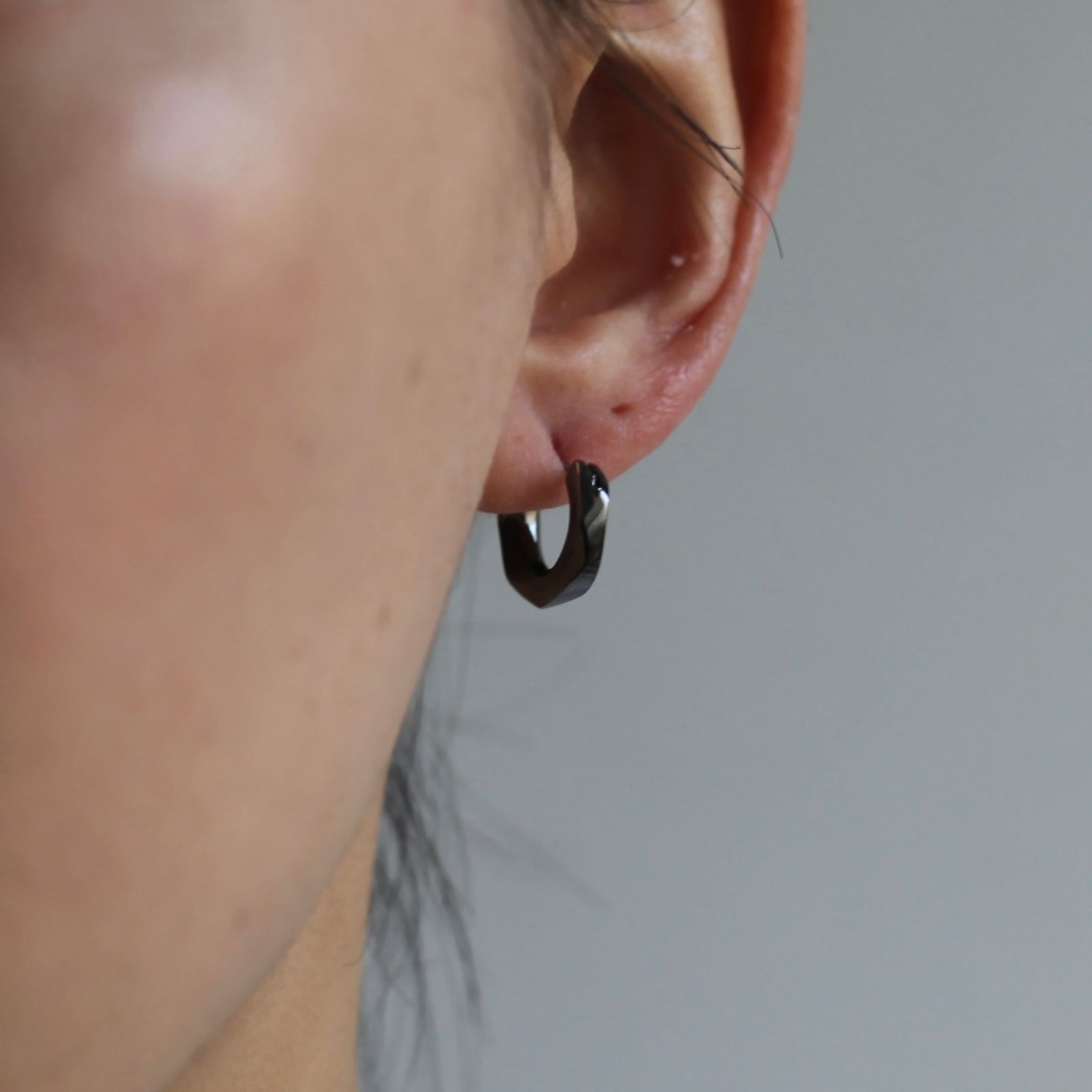 GARNI - 【お取り寄せ注文可能】Crockery Pierce 左耳用(BLACK