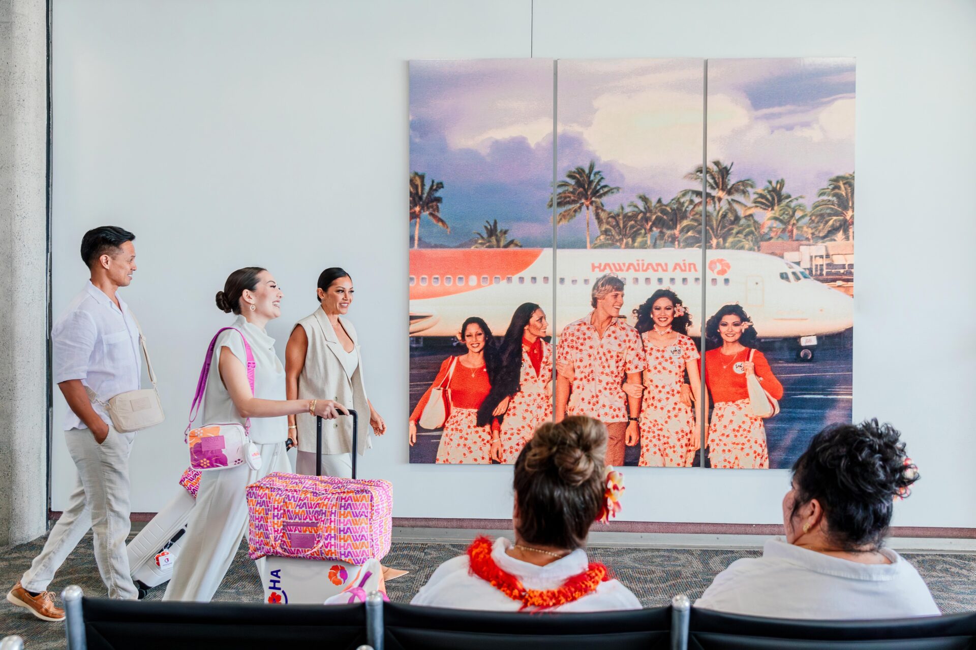 Hawaiian Airlines unveils new 95th-anniversary retro luggage