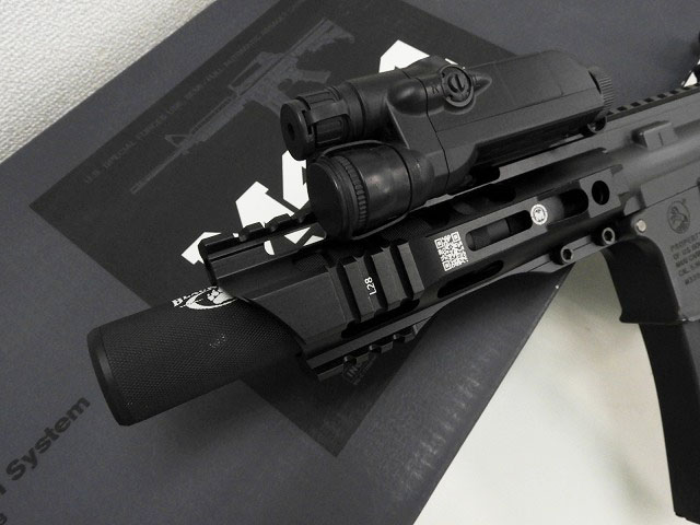 東京マルイ] M4A1カービン M-LOKハンドガード BLACKWATERサプレッサー
