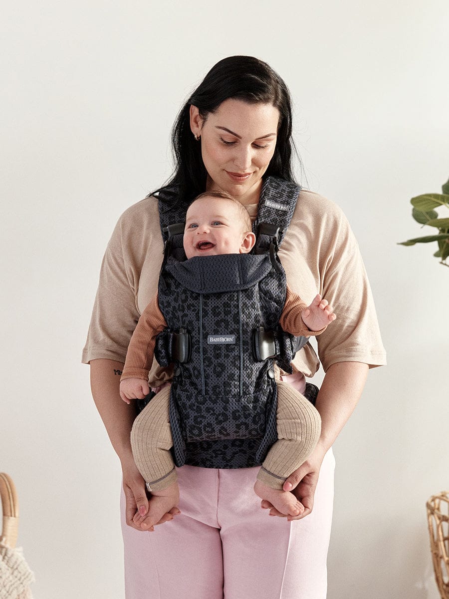 BabyBjörn Baby Carrier One Air 3D Mesh, Anthracite Leopard – Albee