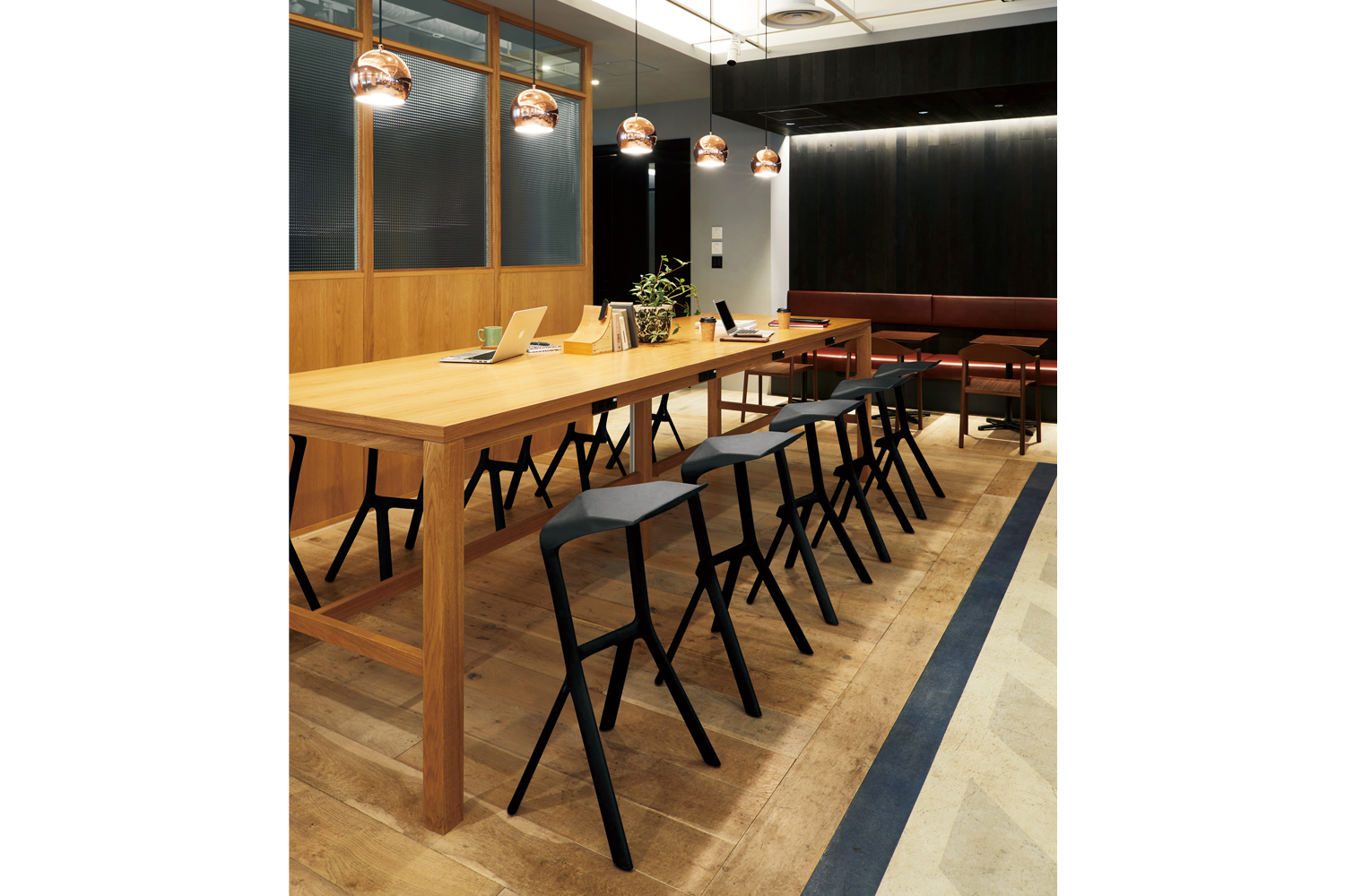 Miura Stool｜屋外も使えてスタッキングOK｜ミウラスツール｜アルティ