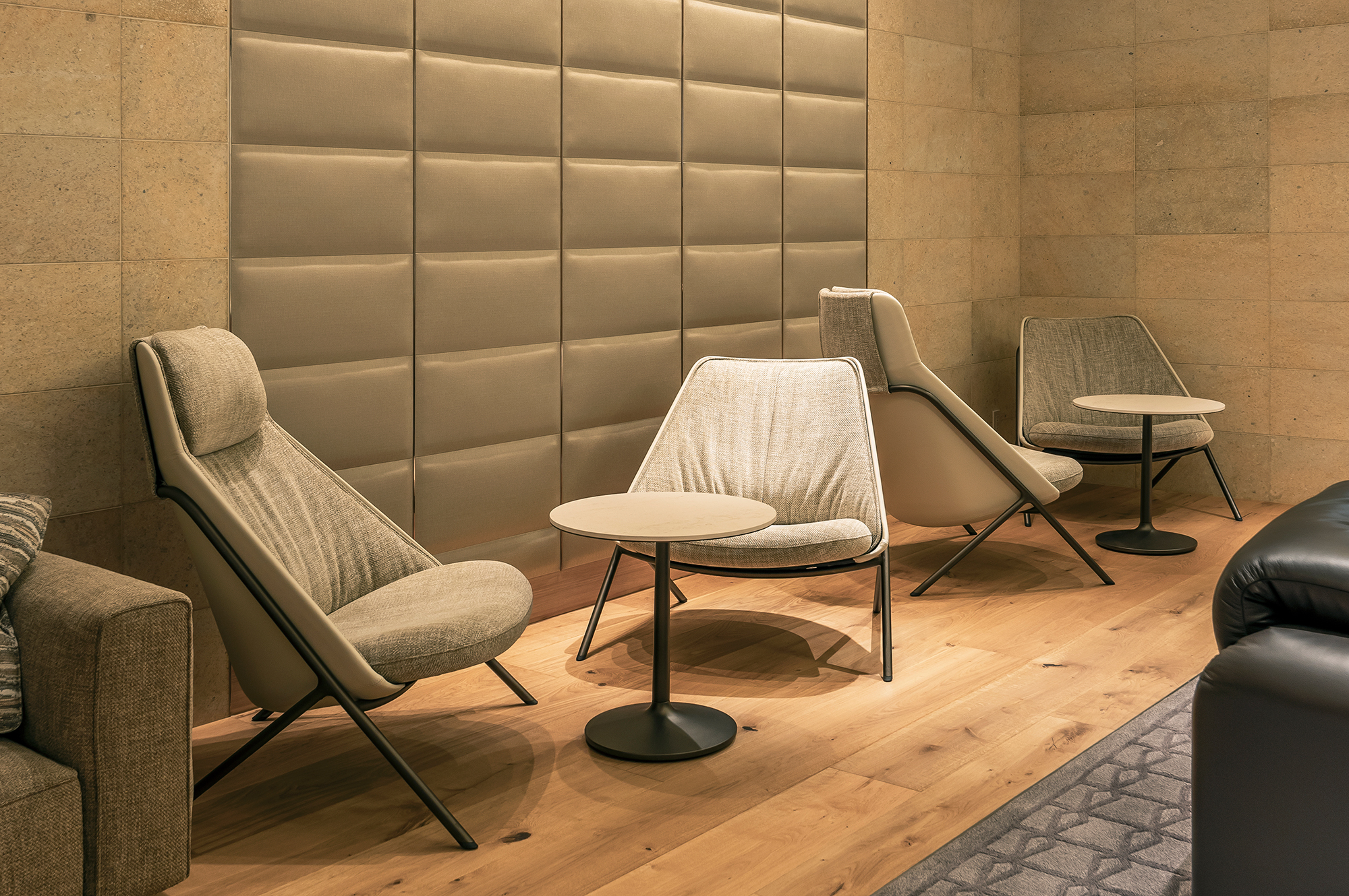 LEXUS 成田はarflex（アルフレックス ジャパン）が手掛けた