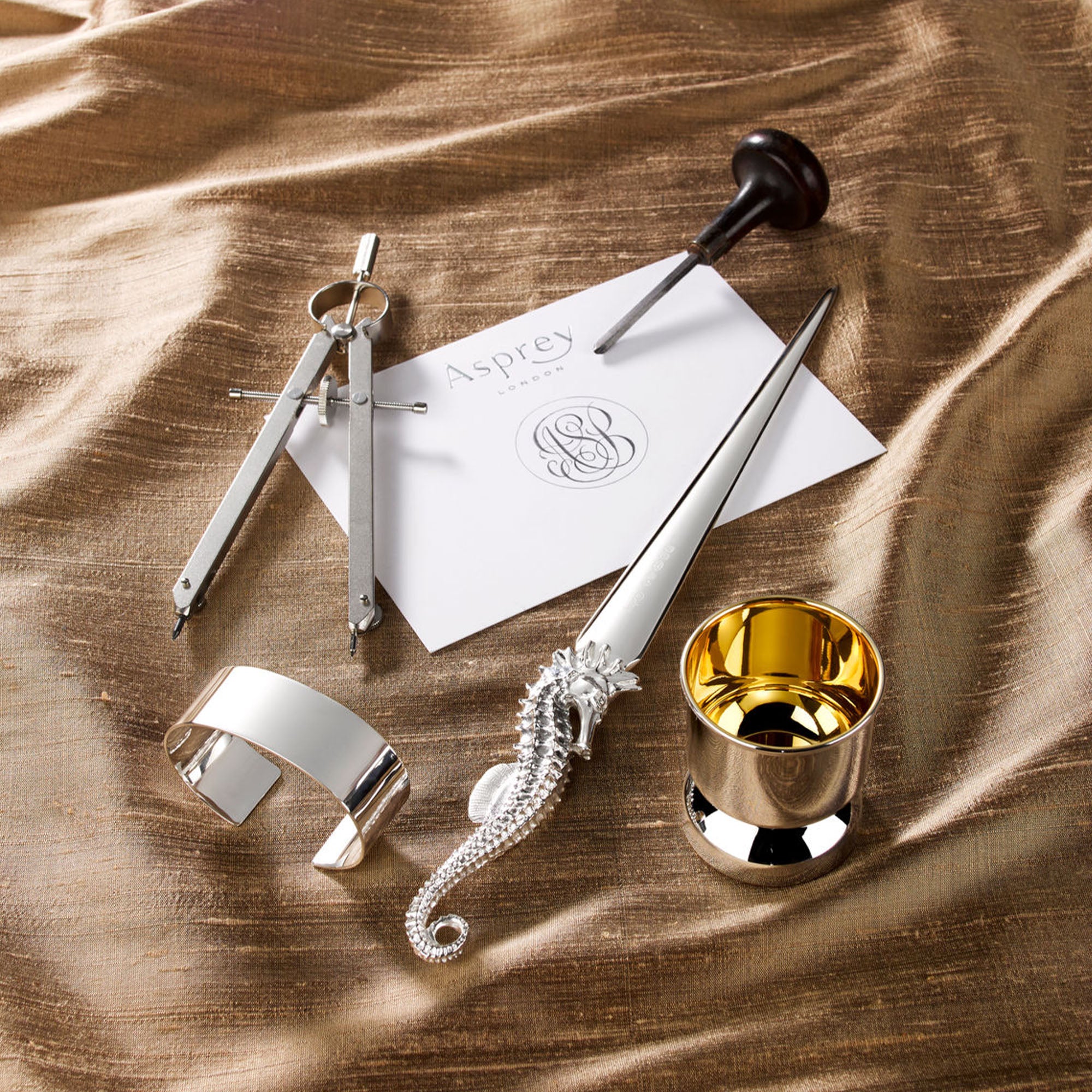 スターリングシルバーのタツノオトシゴペーパーナイフ – Asprey London