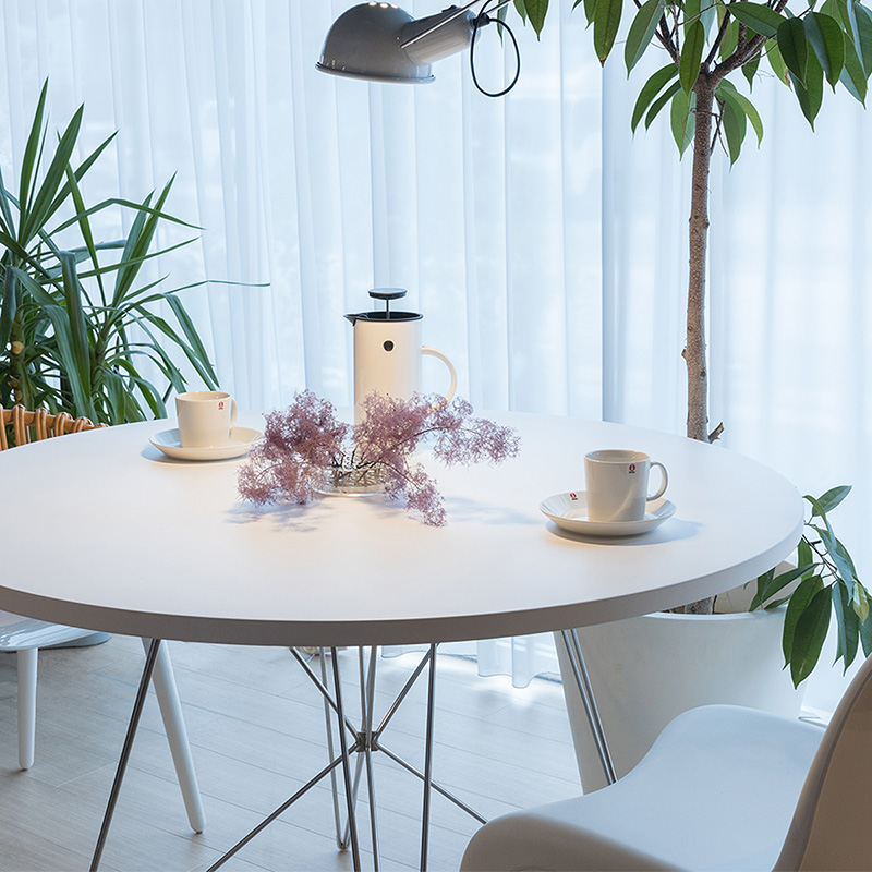 人気のTavolo XZ3 タヴォロ ダイニングテーブルが特別価格でご購入