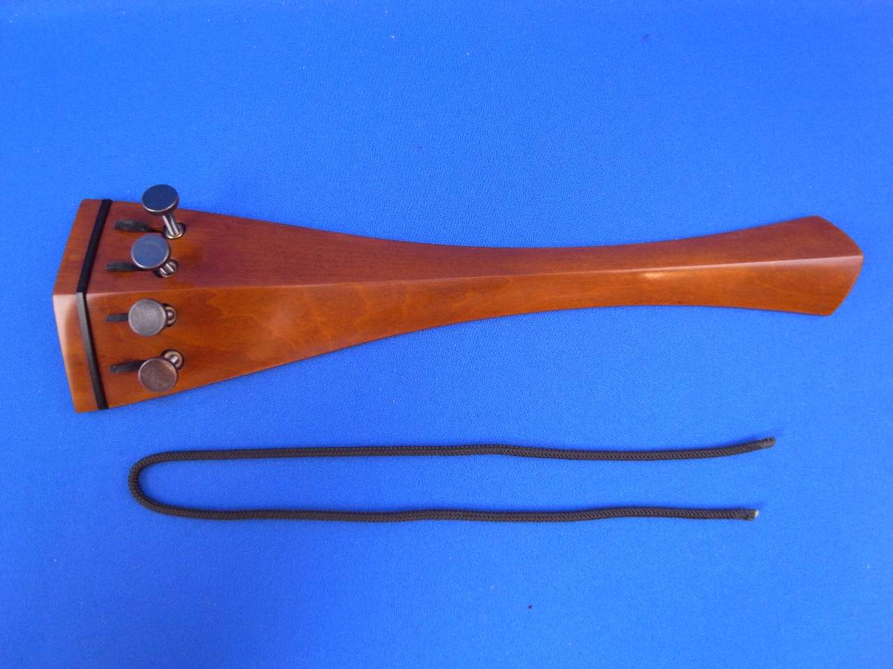 ボガーロ＆クレメンテ製アジャスター組込チェロテールピース ツゲ