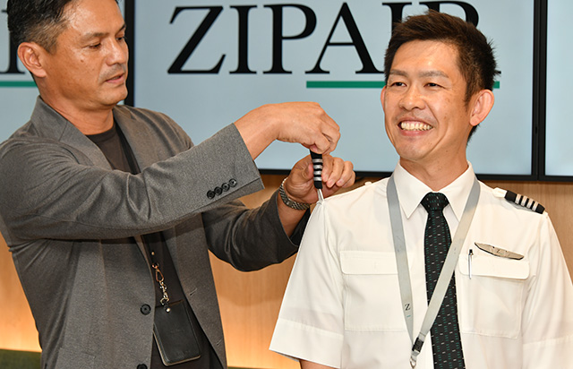 ZIPAIR、初の社内昇格機長 西田社長「やりたかったこと実現できた」