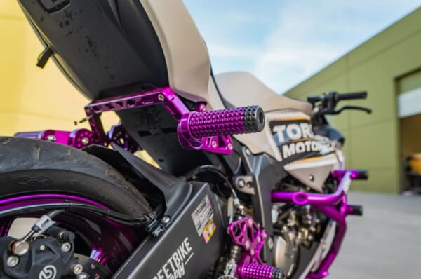 ZX-6R (09-23) 好きなポジションに設定できるアルミサブケージ｜AxxL