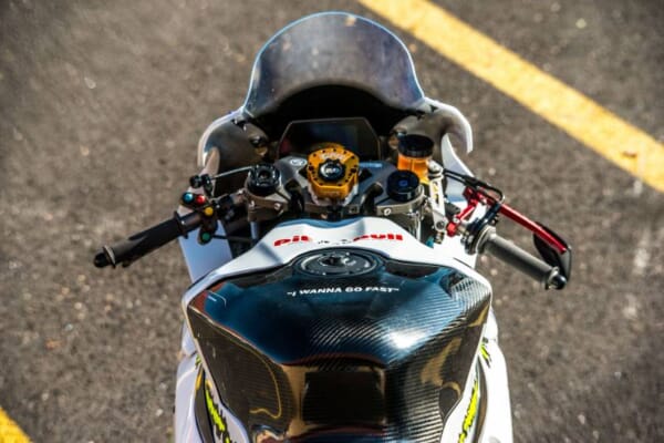 SEMOTO MotoAmericaで実際に使用されている カーボンタンクカバー｜AxxL