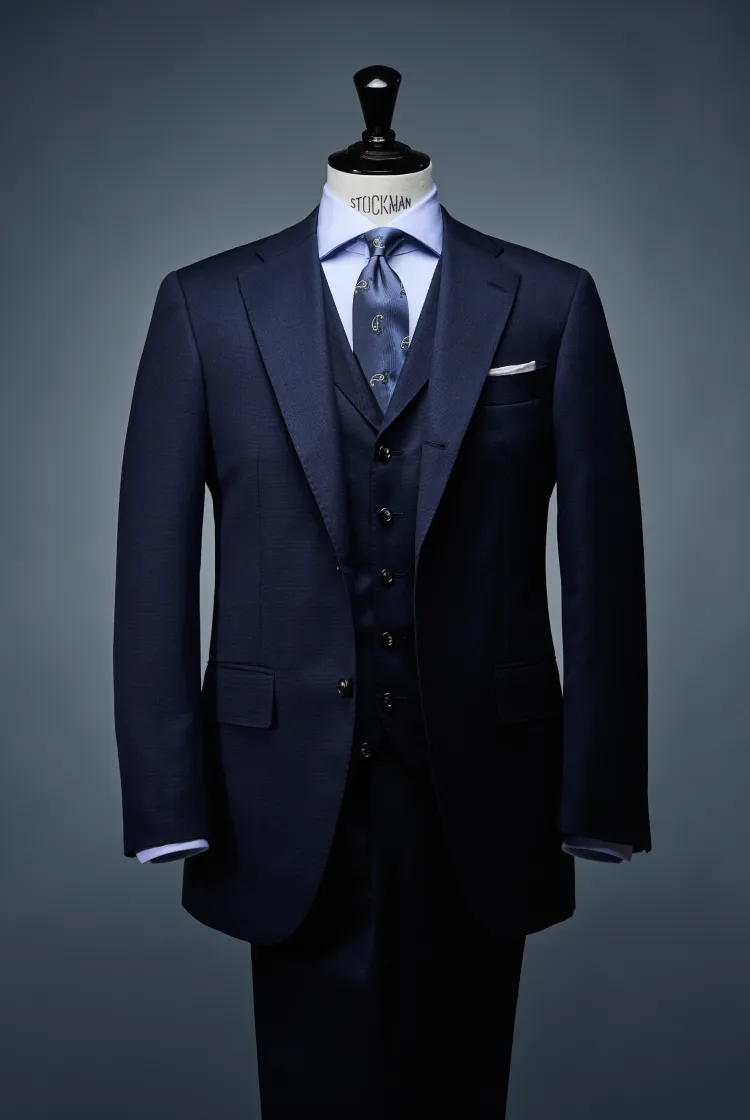 人生の節目にシーンレスな一着を。麻布テーラーのファーストスーツ