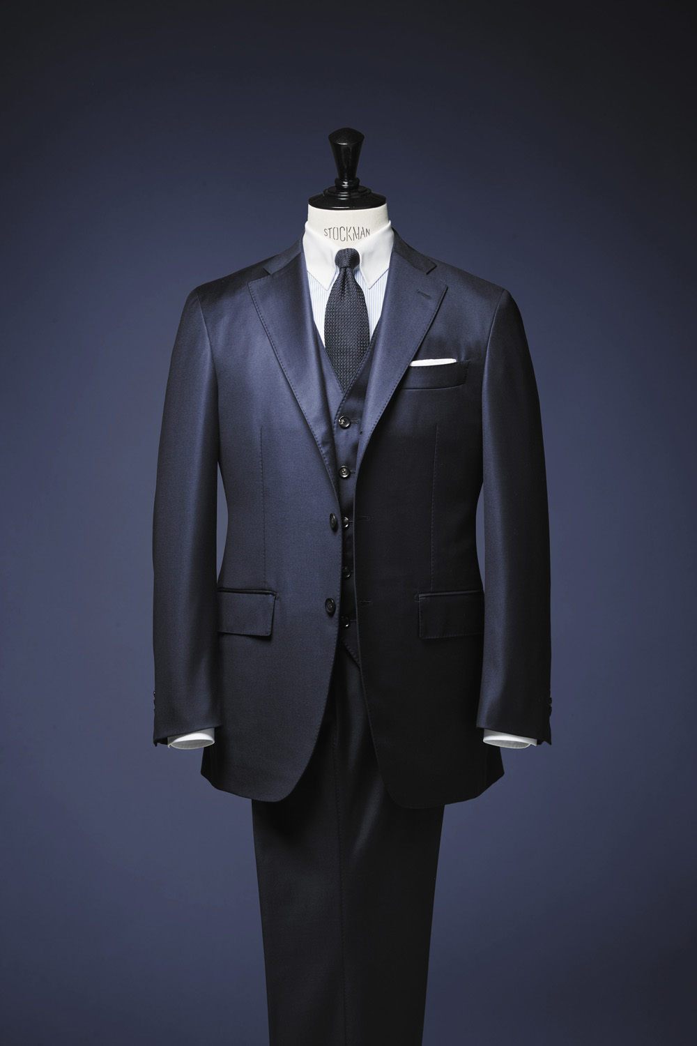 ネイビースーツで始まりネイビースーツで終わる | オーダースーツ