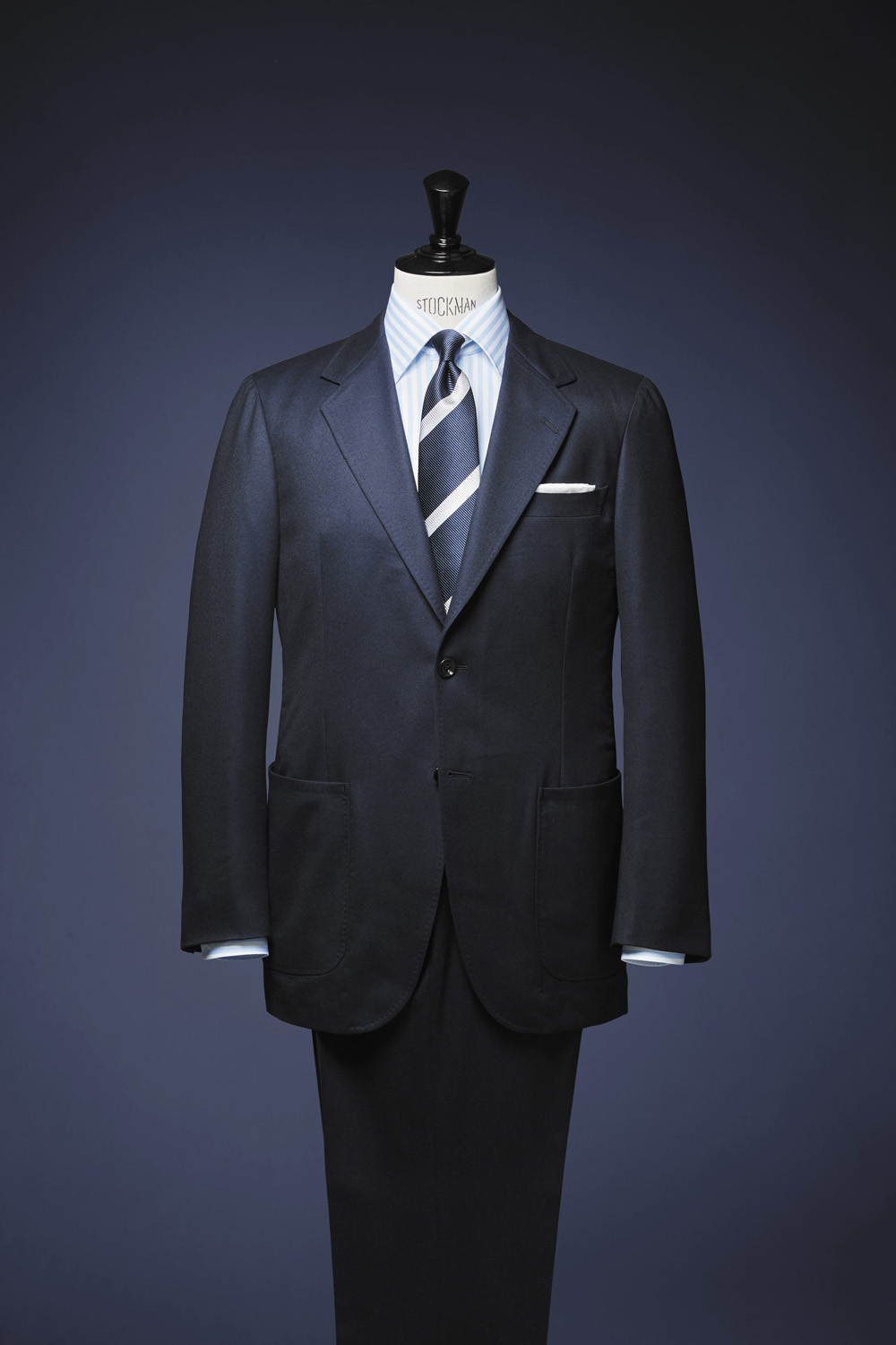 ネイビースーツで始まりネイビースーツで終わる | オーダースーツ