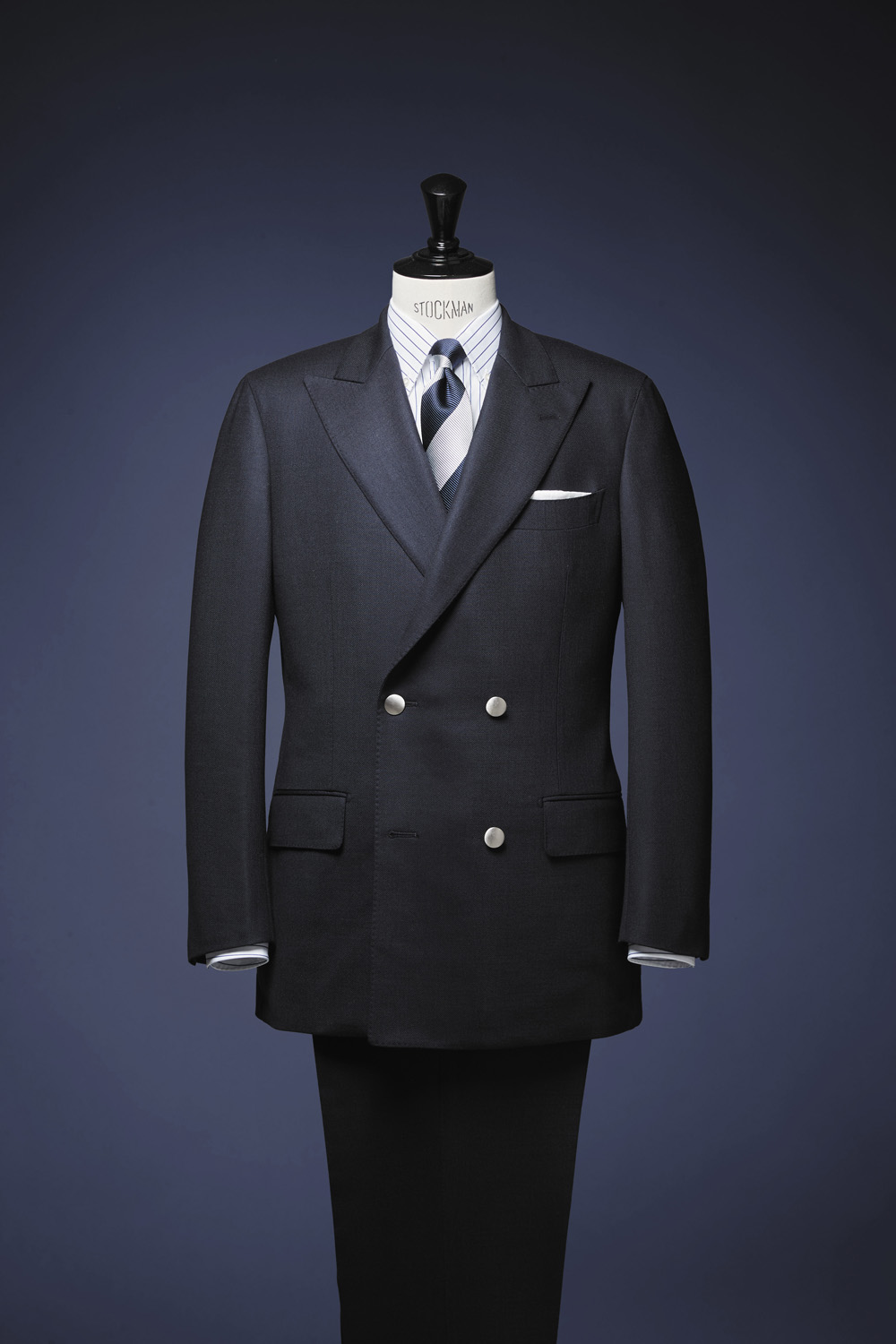 ネイビースーツで始まりネイビースーツで終わる | オーダースーツ