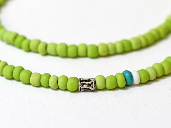 2307】ジャワ黄緑色小粒ビーズビーズネックレス,トンボ玉,蜻蛉玉