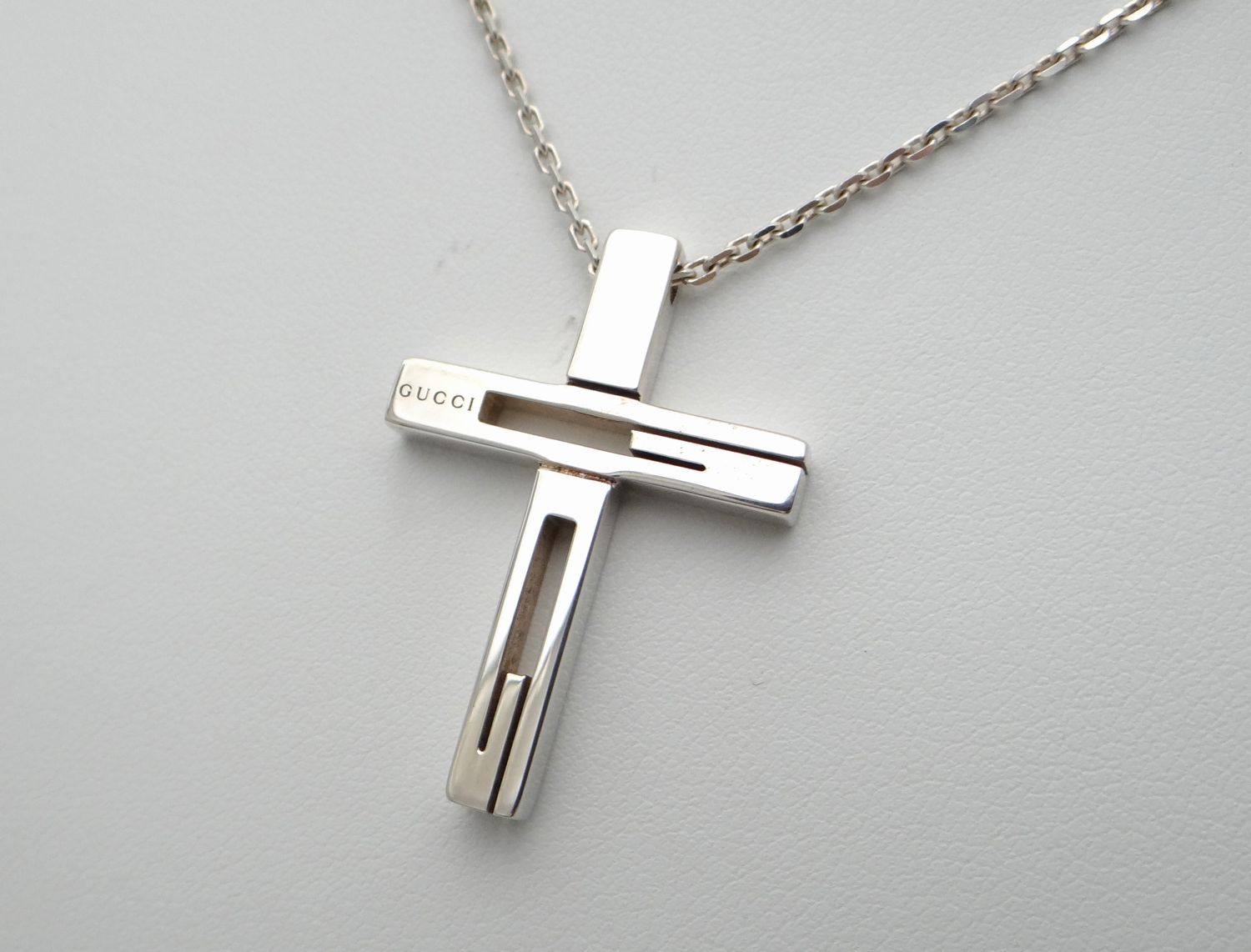 GUCCI グッチ Gモチーフ クロス 十字架 ネックレス ペンダント SV925
