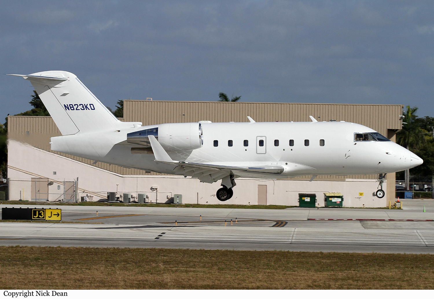 Crash of a Canadair CL-600-2B16 Challenger 604 in Naples: 2 killed