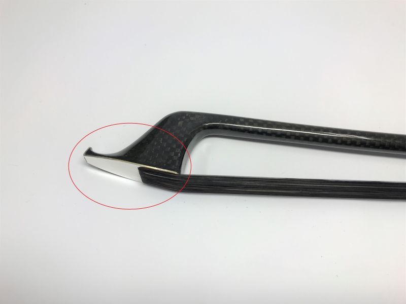 カーボン製コントラバス弓(金属部銀製・黒毛) - バルドン楽器