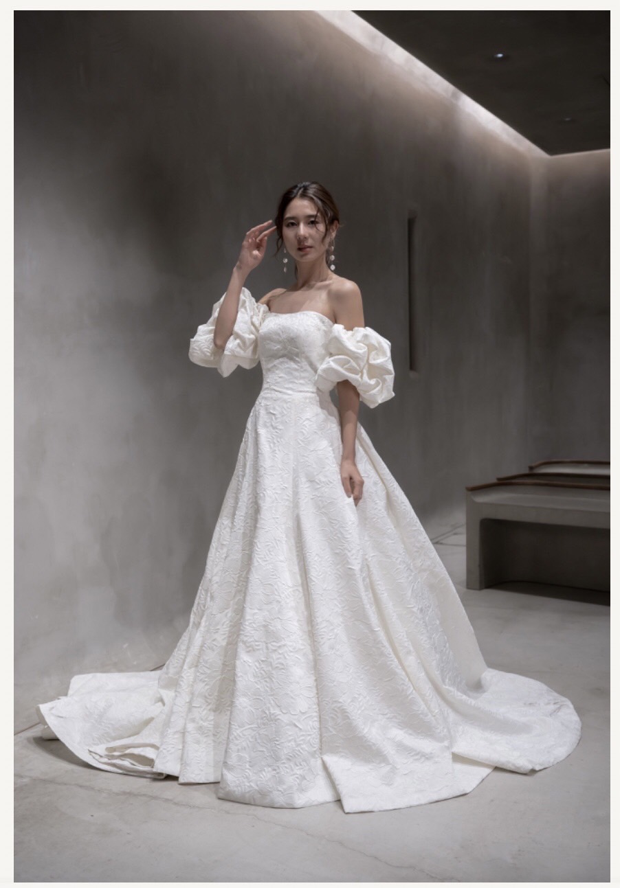 ブライダルドレス | 結婚式の衣装、成人式・お宮参り・七五三の衣装