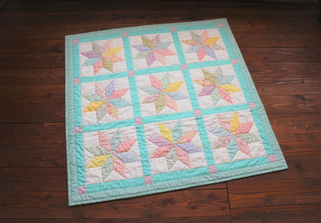 星のベビーキルト／SOLD OUT／虹色の大きな星が可愛い！男女兼用