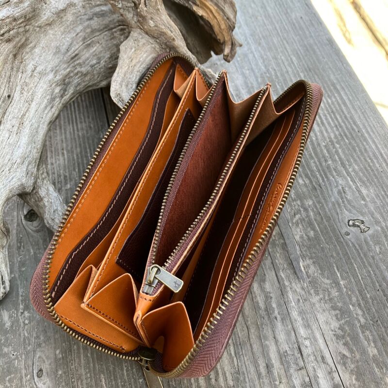 BELL'S SQUARE（ベルズスクエア） …【ツキノワグマレザー】ラウンド