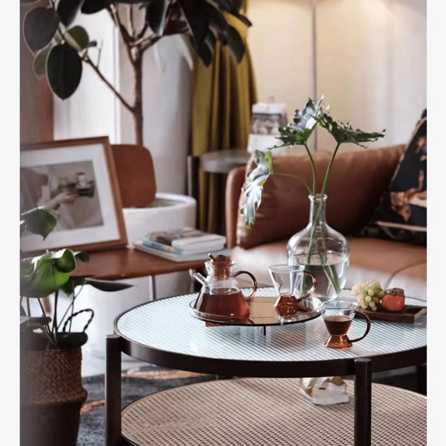 ラタンデザインの丸いセンターテーブル 圧迫感がないガラス天板- yw-169