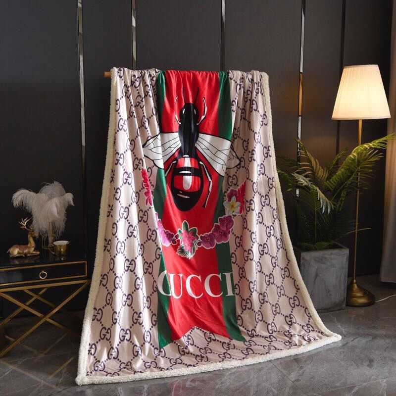 Gucci グッチブランド掛け布団高級感あり夏春秋冬用丸洗いOK 旅行用