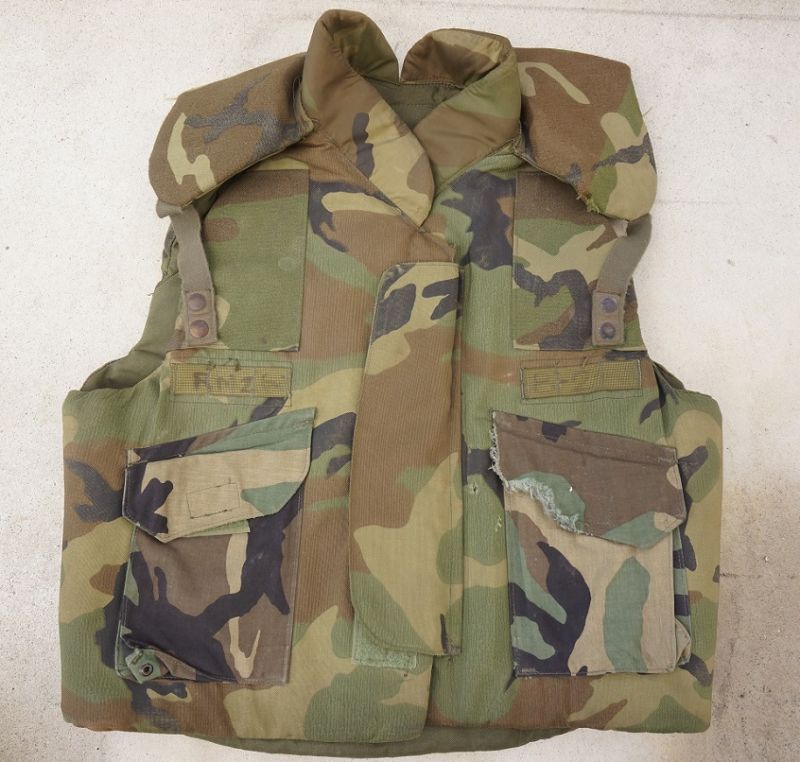 米軍ウッドランド迷彩PASGTボディアーマー初期型MEDIUM？ - ミリタリー