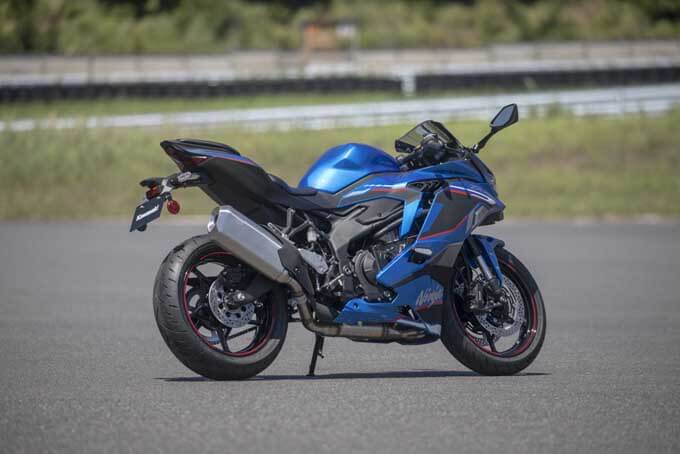 カワサキ ニンジャ ZX-4R SE 試乗記】サーキットでも使いきれない77