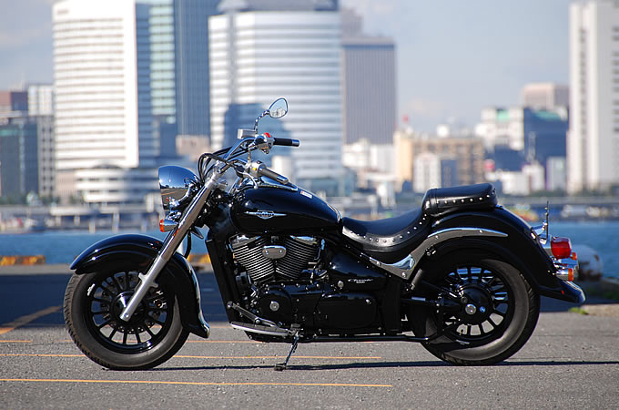 スズキ イントルーダークラシック400 – 高速域まで変わらないスピード